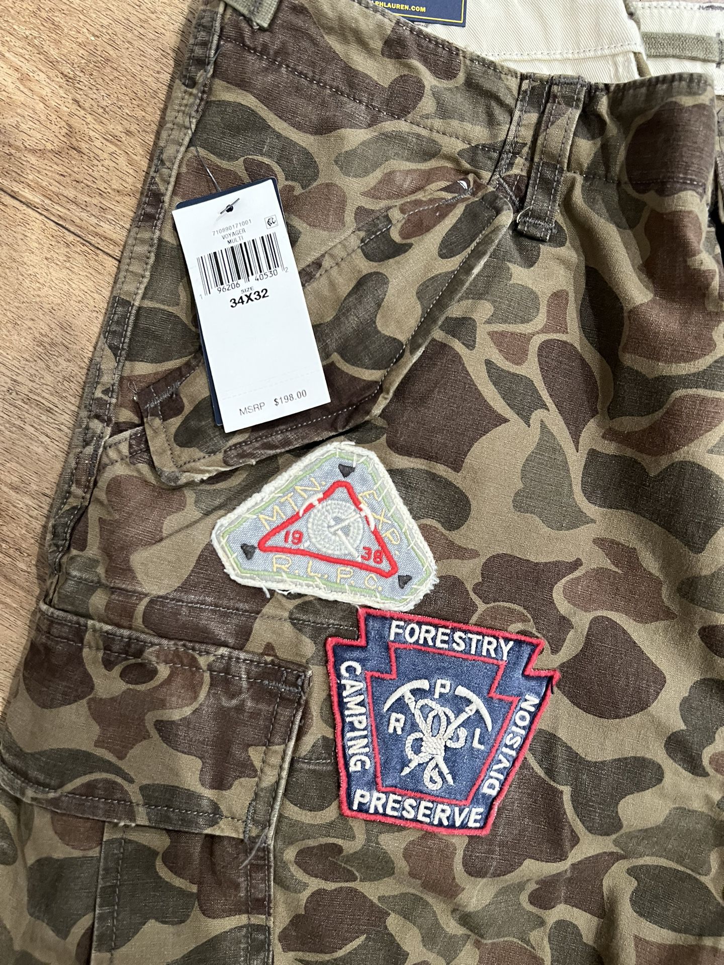 Vans Camo Pants - Size 33L x 34L for Sale in Brentwood, CA - OfferUp
