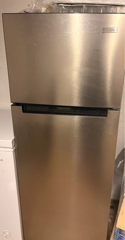 3.8 ft mini fridge