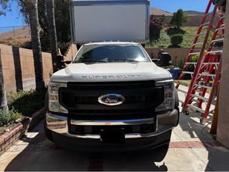 Ford F-450 Super Duty XL 6.7L Power Stroke Diesel Box Truck