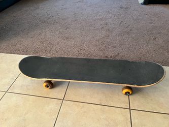 Full size 31inch skate board, complete