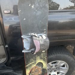 5foot Snow Board With Bindings 