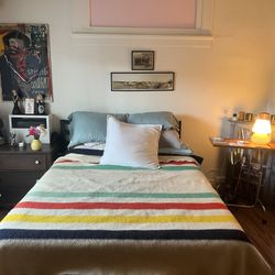 Free Queen Mattress And Bed Frame 