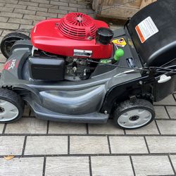 21” Honda HRX217 Self Propelled Lawn Mower/Lawnmower 