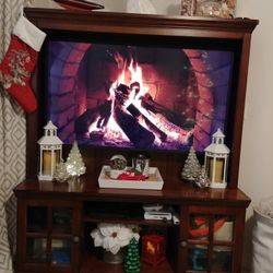 Tv Stand / Entertainment Center