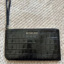 Michael Kors Wristlet 