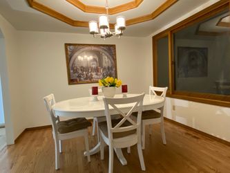 Moving Sale! Beautiful White Expandable Dining Table + 4 Chairs