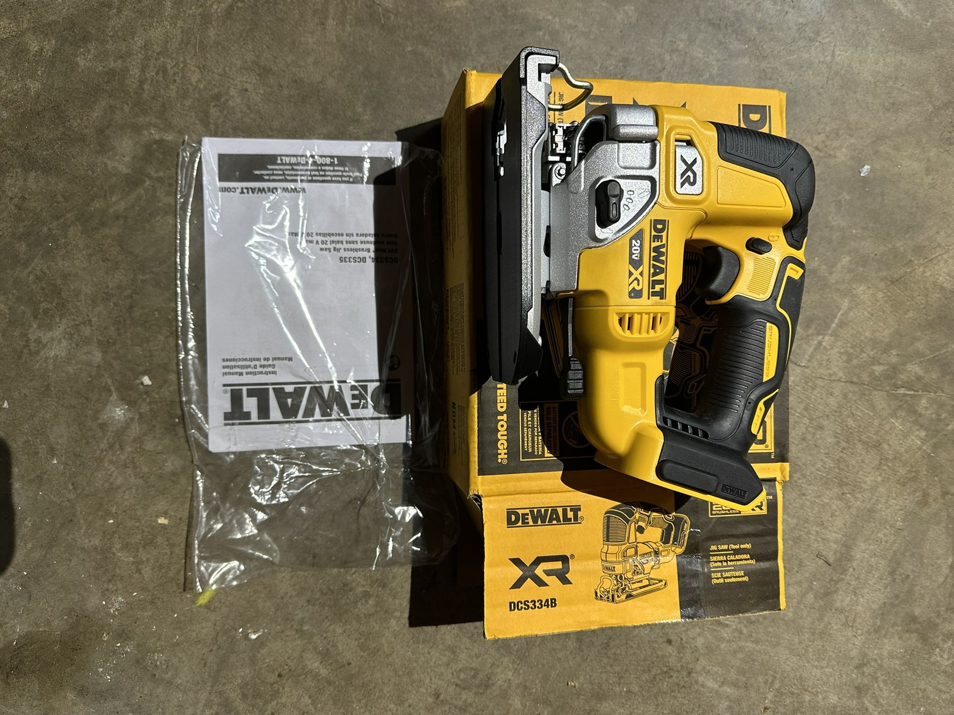 DeWalt DCS334B 20V MAX* XR Cordless Jig Saw