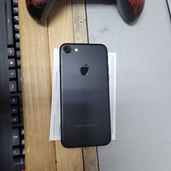 IPHONE 7. First Month Of Service Included