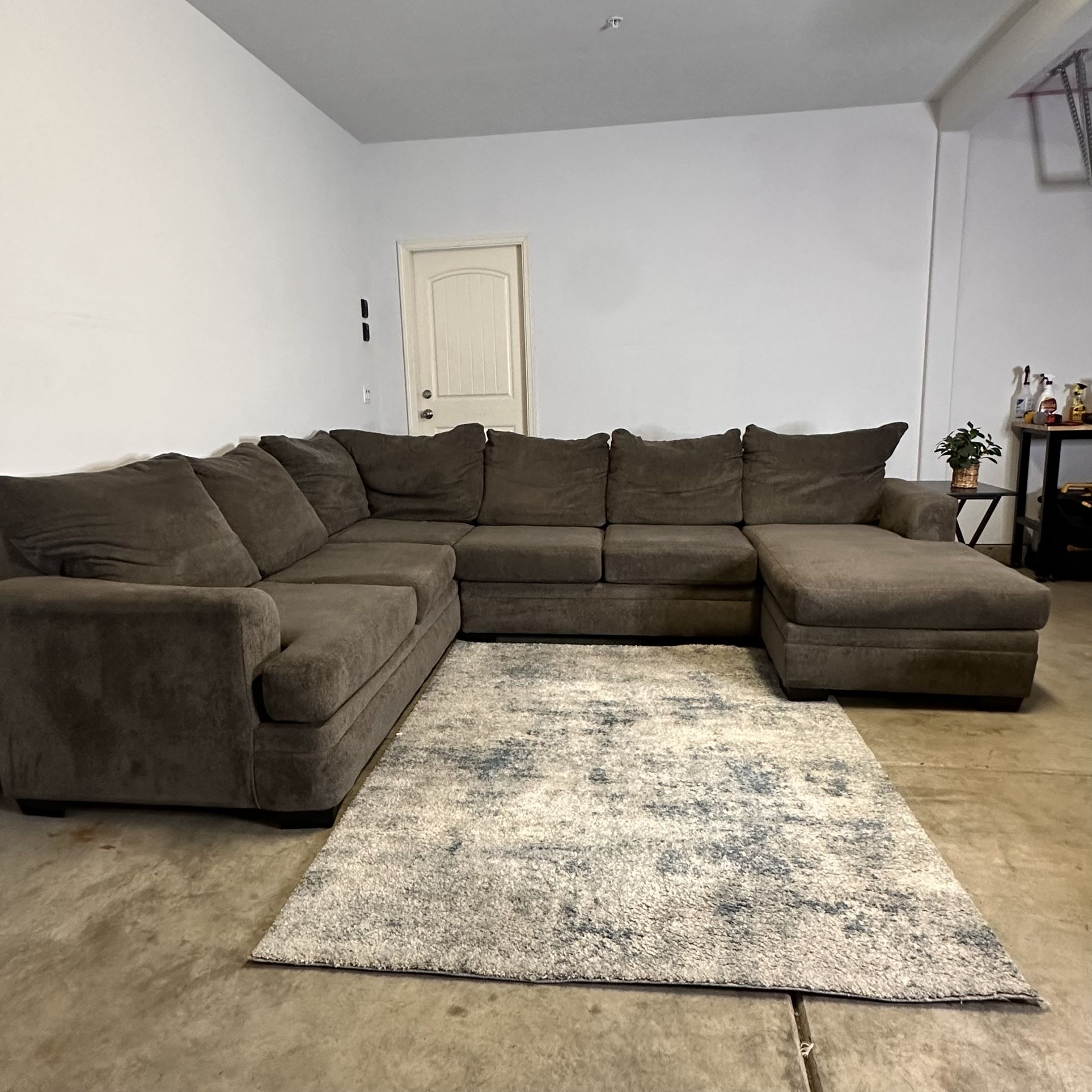 Can Deliver Sectional Couch