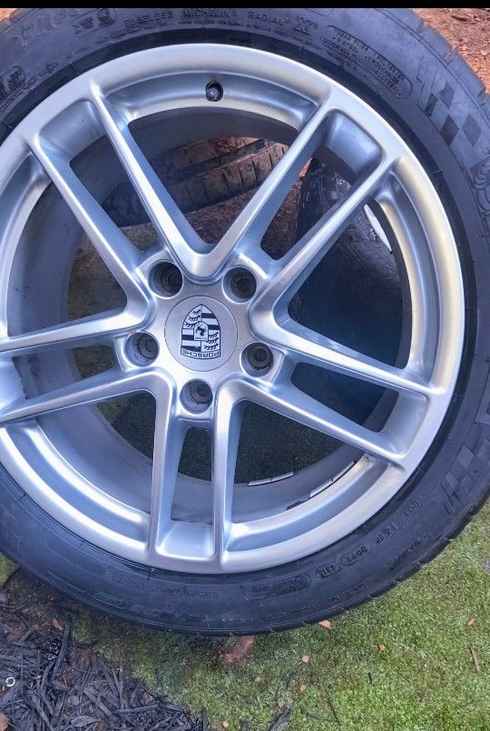 19 Inch Rims Porche Tires Are Brand New