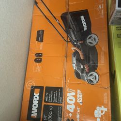 WORX Power Share 40-volt, 17-in Push Walk Mower with (2 x 20-volt) 4 Ah Batteries