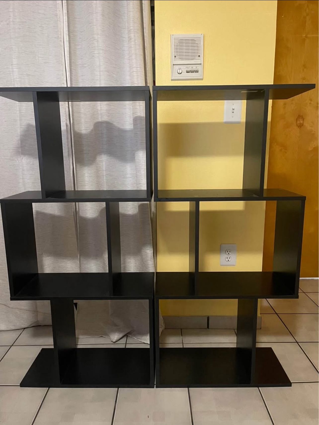 Set of 2 three tier shelves