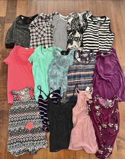 Women’s Teens Clothing Lot Bundle Size XS Small Zara J. Crew Lulus Urban Outfitters Women’s Teens Clothing Lot Bundle Size XS Small Zara J. Crew Lulu