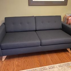 Bench Made Luxury Loveseat Mint Condition 