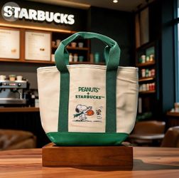Starbucks  Peanuts Snoopy Tote Bag 2026