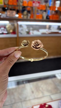 Esclava de flores de 14k