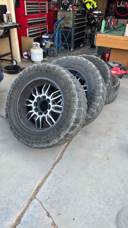 35x12.50 R20