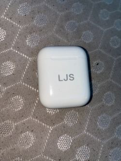 Apple AirPods Charging Case Only