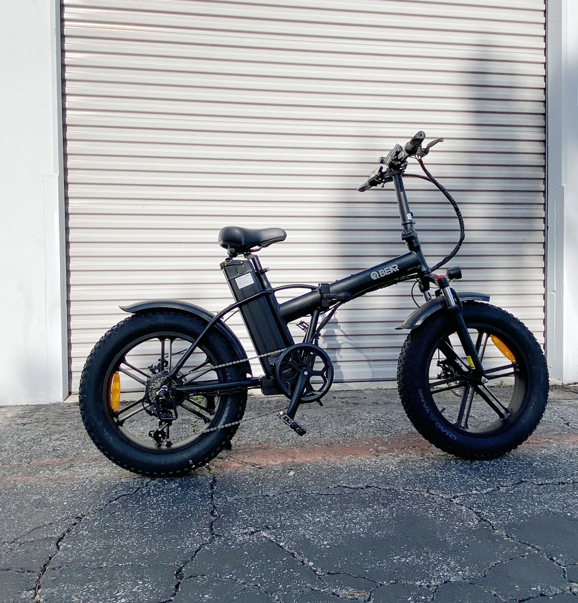 New. E-bike foldable, 1000w 48v 15ah, 20” fat tire top speed 31mph range up to 55 miles, electric bike 