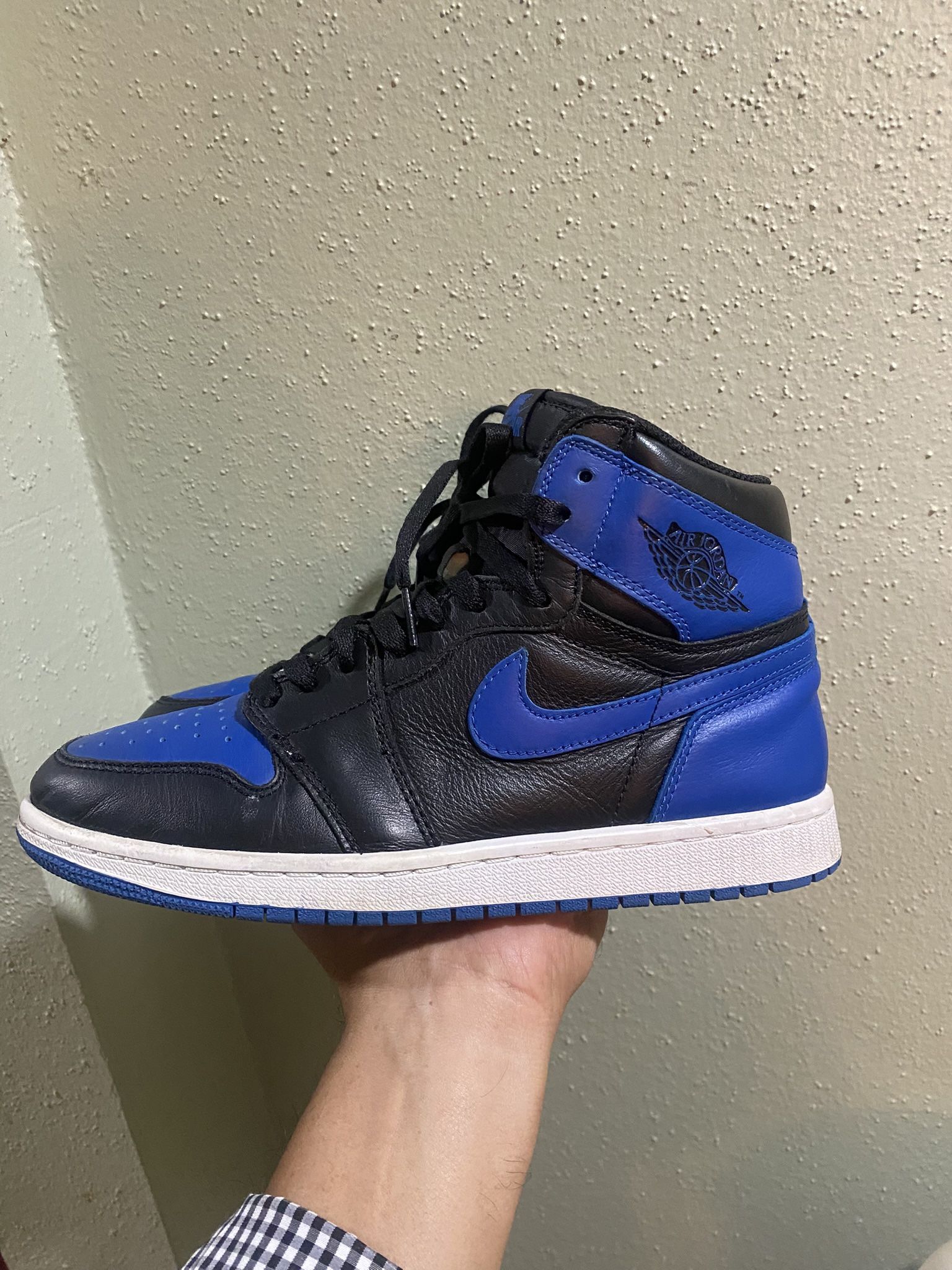 Air Jordan 1 Retro Royal 2017 size 8.5 Authentic