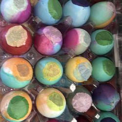 Artesanal Easter eggs fill with confetti