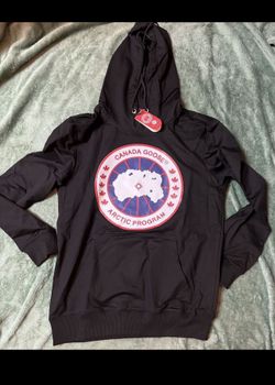 Canada Goose Hoodie ( Men’s Size XS Cut)