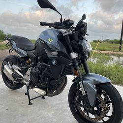 2022 BMW F900R 