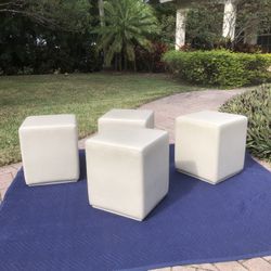 Vintage Italian Leather Set Of 4 Ottomans, 1980s Excellent 