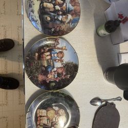 MJ Hummel Plates