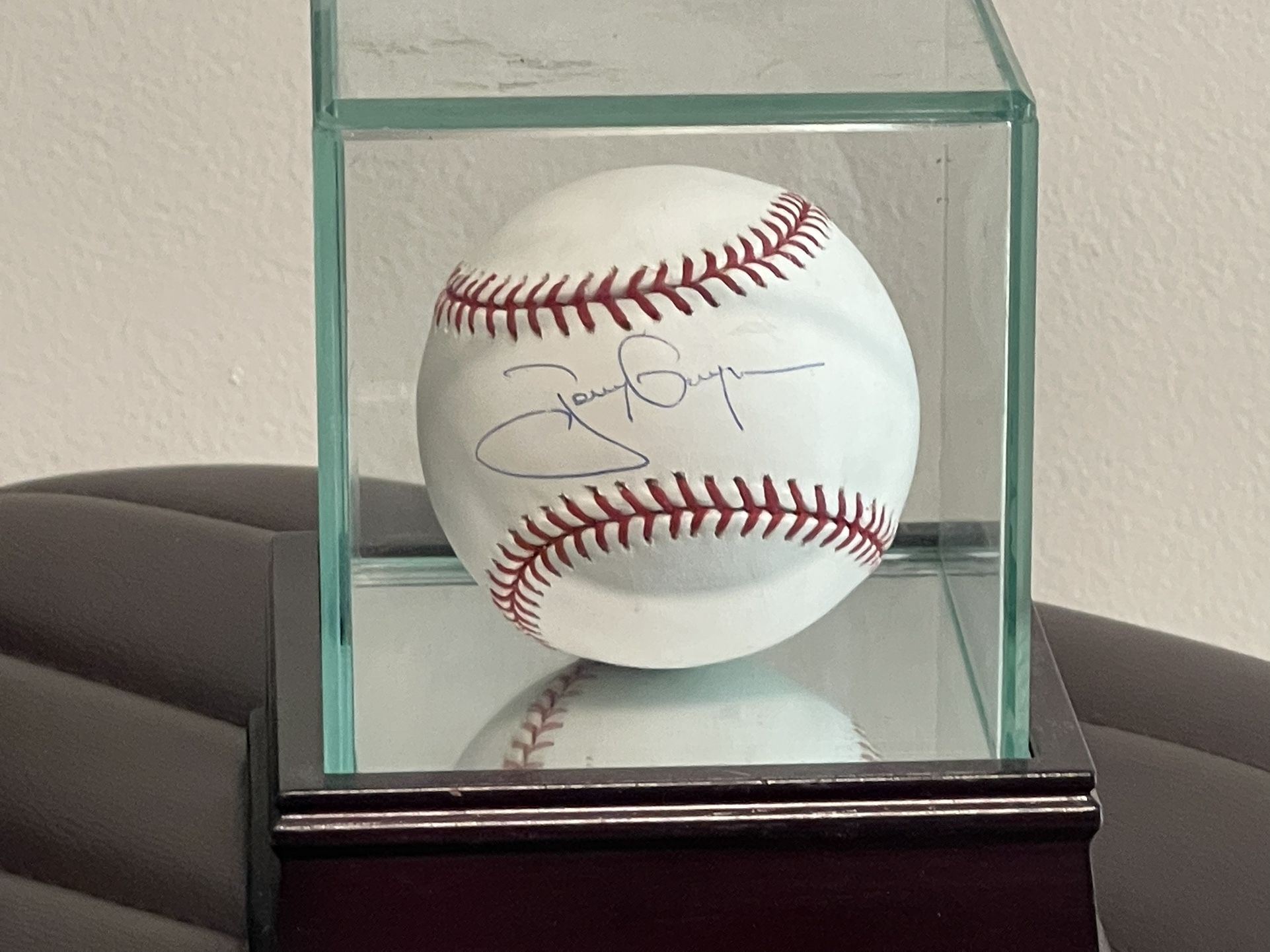 HOF Tony Gwynn Autographed Baseball PSA