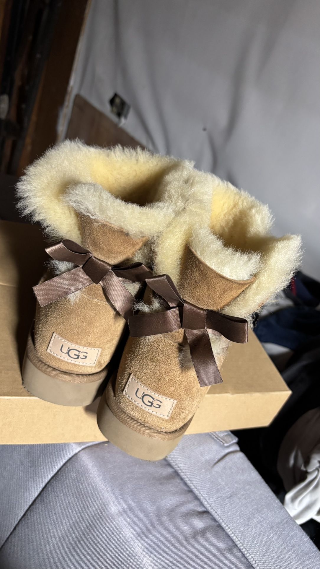 Uggs with cute bows Mini bailey