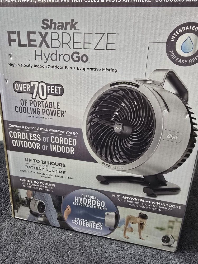 Shark 11.47 in. H Misting Fan