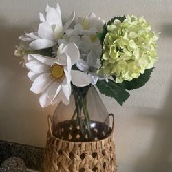 Large Vase/Flowers $30