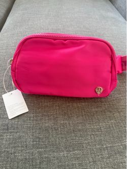 Lululemon everywhere belt bag