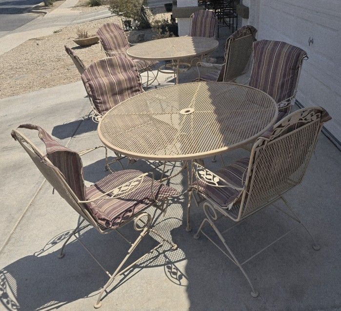 $160 EACH SET 4 ROCKING CHAIRS AND TABLE  I HAVE 2 SETS TOTAL CHAIRS 8 AND 2 TABLES 