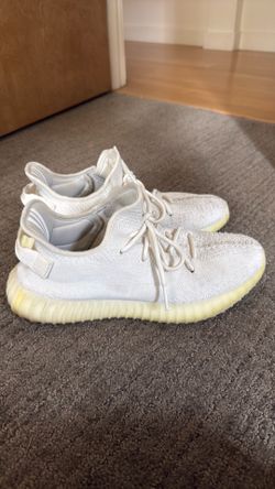 Triple white Yeezy 350 size 10