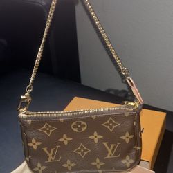 Louis Vuitton Purse 