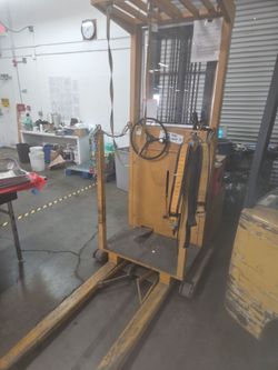 Electric Big Joe order picker