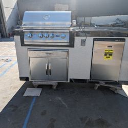 BBQ ISLANDS AND FIREPIT ON SALE