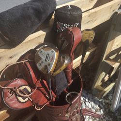 VINTAGE RED LEATHER GOLF BAG & FULL SET OF WILSON STAFF WOODS 