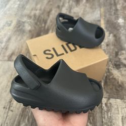 adidas Yeezy Slide Dark Onyx (Infants)