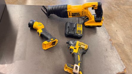 DeWalt 20v combo set (sawzall impact driver flashlight) one batt/chrg no trades pick in Tacoma FIRM PRICE NOTHING SOLD SEPARATE