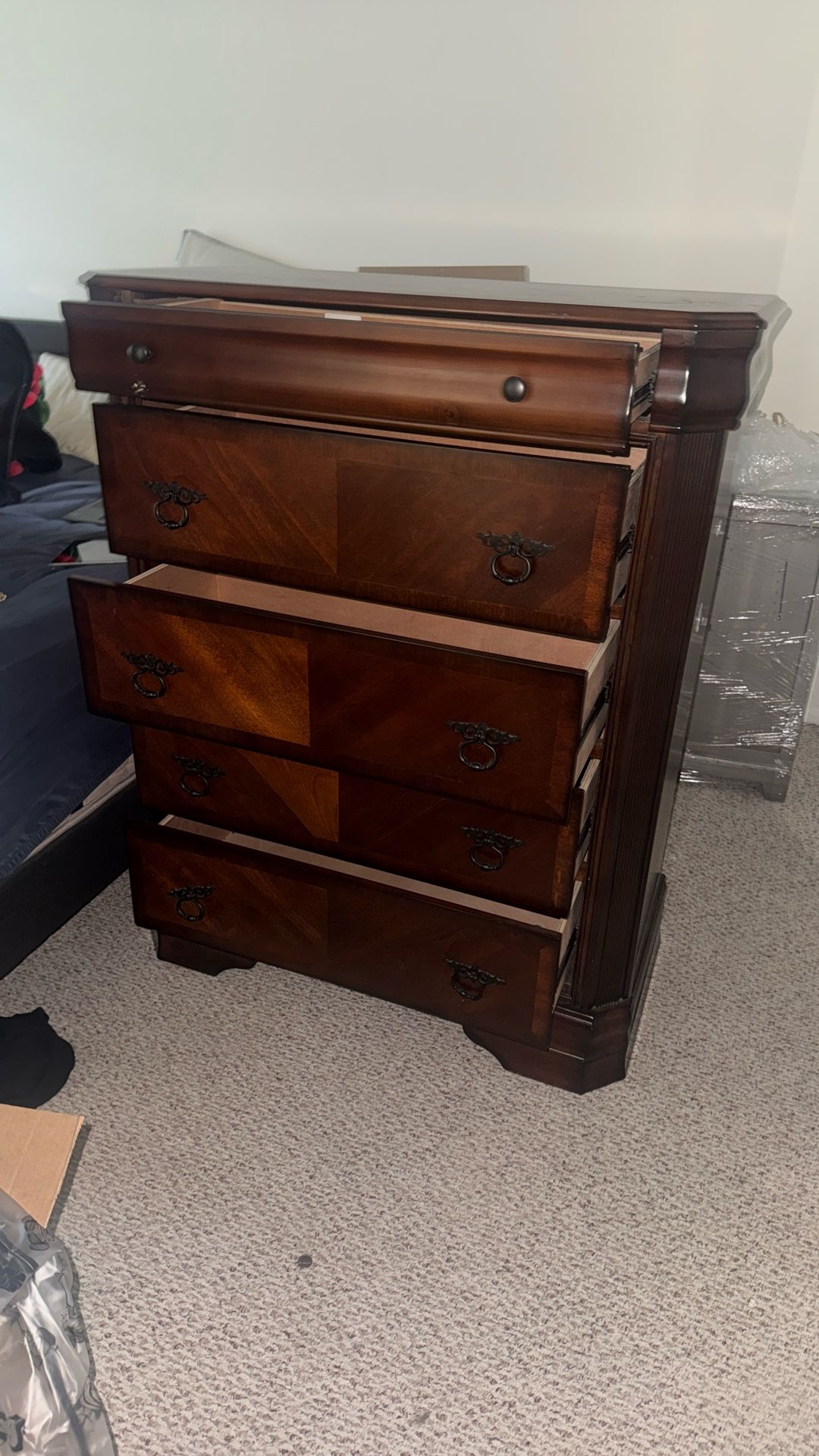 SOLID WOOD DRESSER