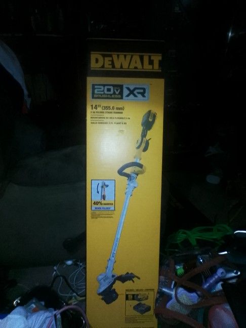 BRAND NEW DeWalt 20v Folding Weed Whacker