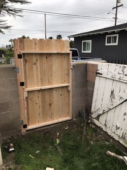 Side access gate