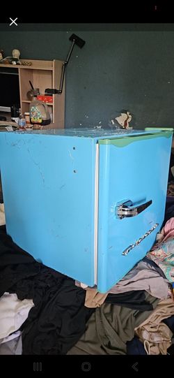 Retro Style Mini Fridge Blue