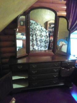 Dresser and mirror Ethen Allen