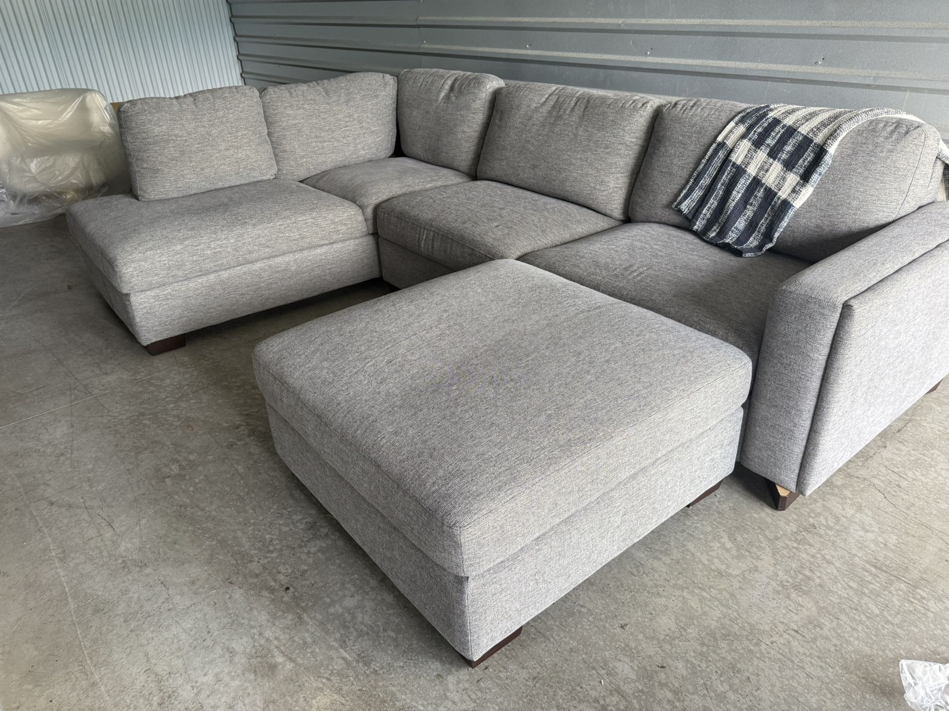 Beautiful Grey Fabric Couch In Great Condition