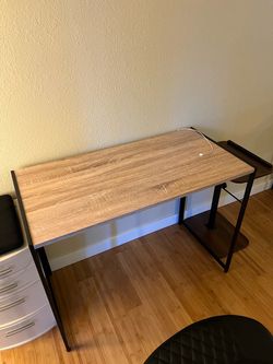 Collapsing desk