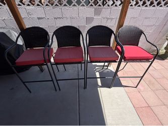 High chairs with cushions
